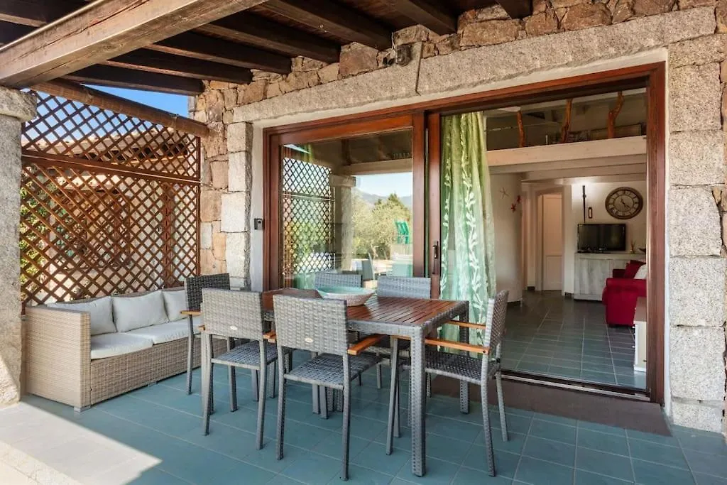 Vakantiehuis Villetta Nibbaru -Natura E Piscina Condivisa- Nuragheddu Italië